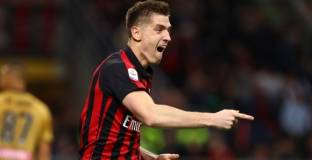 Милан с грешна стъпка срещу Удинезе (видео)